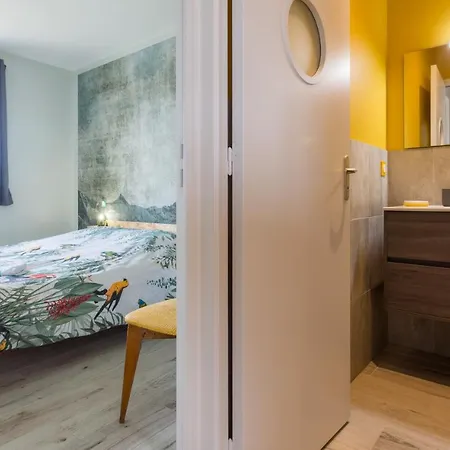 Tribord, Appt Avec Terrasse Et Vue Mer, Parking *